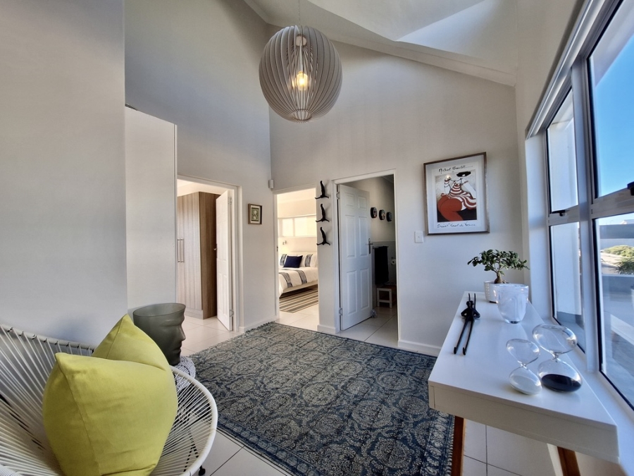 To Let 5 Bedroom Property for Rent in Pearl Bay Western Cape